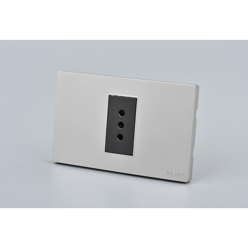 Tomacorriente Simple 10A MET G+N | Conexión Eléctrica Profesional